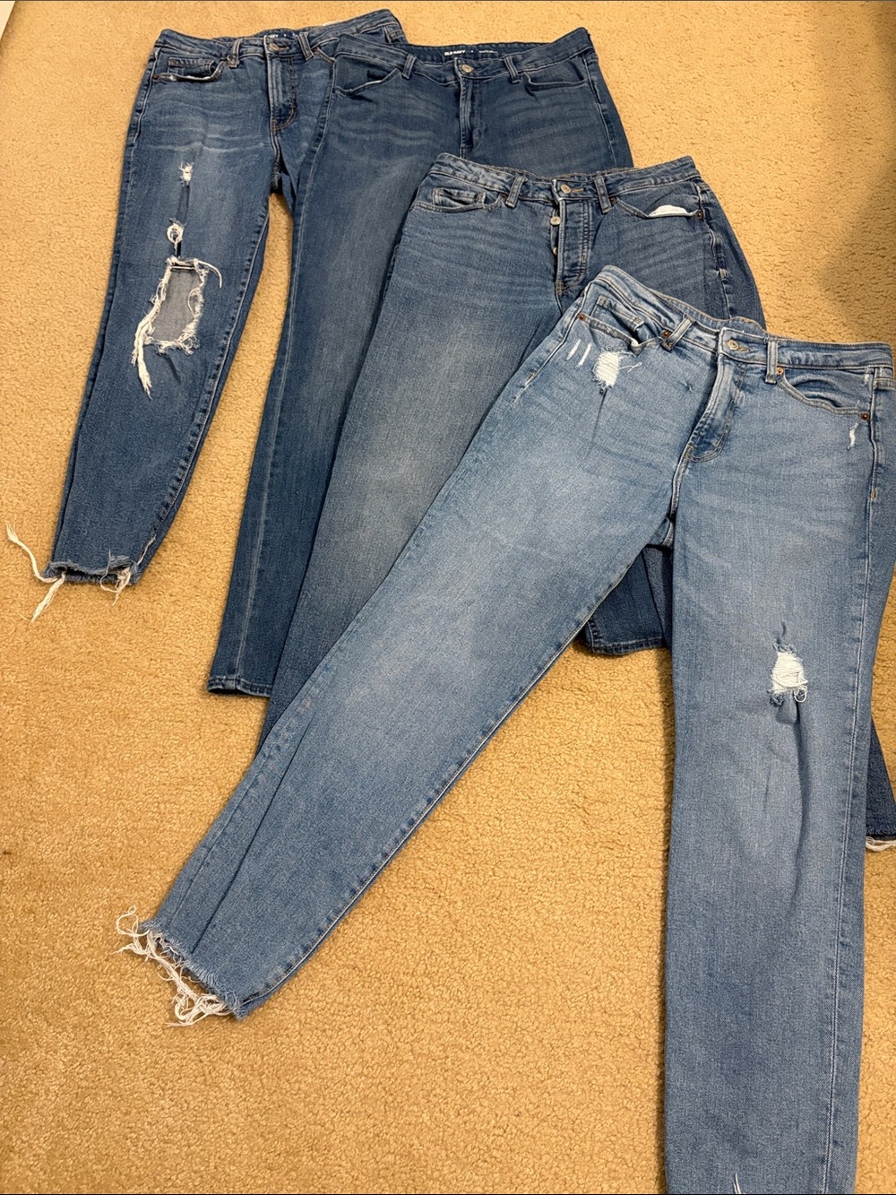 4 Old Navy Women's Straight Jeans